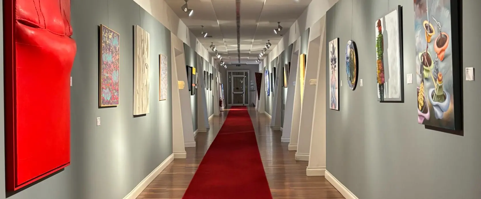 Al Museo Lìmen l'arte si tocca: riproduzione tattile permanente del “Dipinto argenteo piegato” di Berlingeri\n