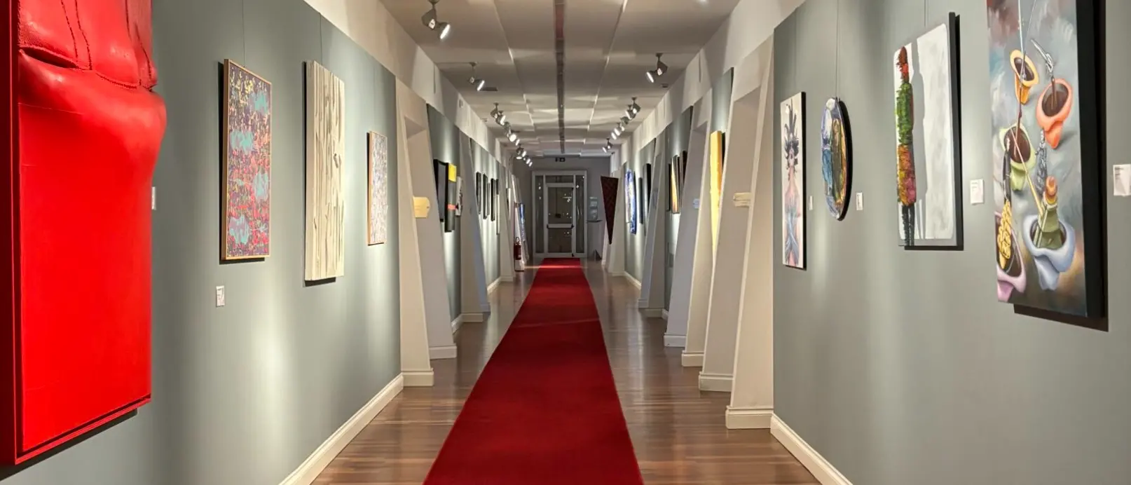Al Museo Lìmen l'arte si tocca: riproduzione tattile permanente del “Dipinto argenteo piegato” di Berlingeri\n