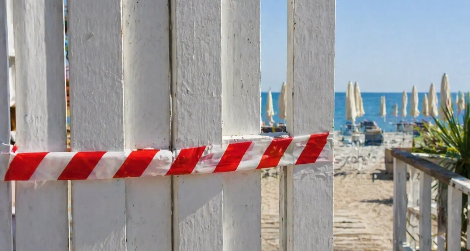 Santa Maria del Cedro:\u00A0il tribunale del Riesame\u00A0annulla il sequestro degli stabilimenti balneari, tolti i sigilli\n