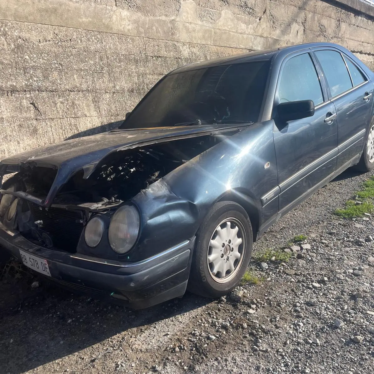 <p>Dopo il pestaggio anche l’auto bruciata: nuova intimidazione per il dirigente di Vibo Andrea Nocita</p>