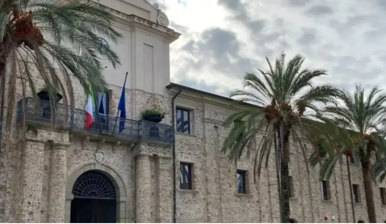 Scioglimento del Comune di Soriano, la relazione: «’Ndrangheta vicina all’amministrazione e seggi presidiati dai clan»\n