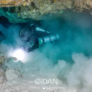 Dentro la grotta della morte: Dan Europe pubblica le prime immagini del luogo dove morirono i cinque sub italiani –\u00A0FOTO\n