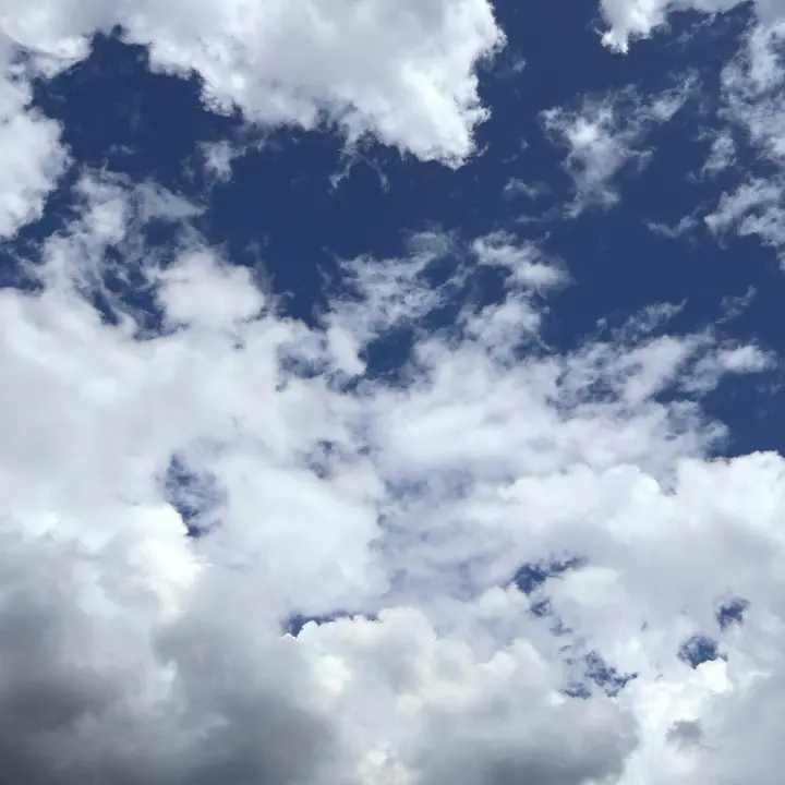 Nuvole e qualche pioggia per il weekend in Calabria, assaggio d’estate a inizio settimana con picchi di 30 gradi