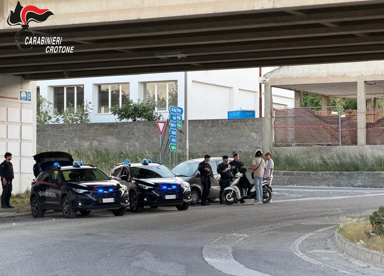 Controlli straordinari nel crotonese, un arresto e decine di sanzioni: il bilancio del carabinieri\u00A0\n
