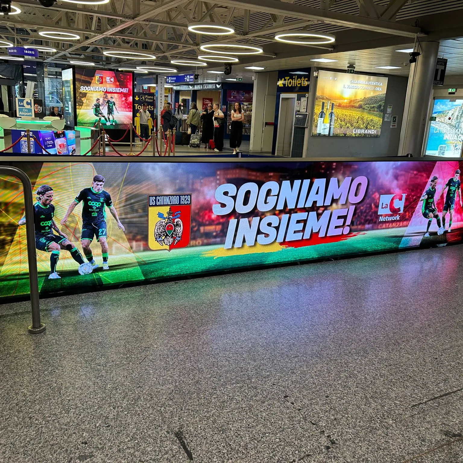 Catanzaro in finale playoff,\u00A0la Calabria si colora di giallorosso con la campagna LaC: «Sogniamo insieme!»\n