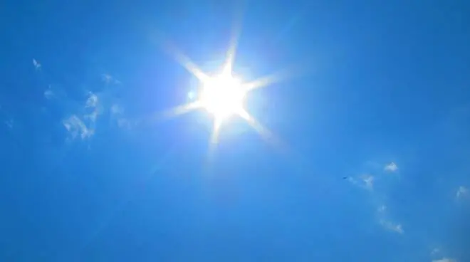 L’anticiclone porta un assaggio di estate: fine settimana ancora mite, poi temperature in aumento\u00A0\n