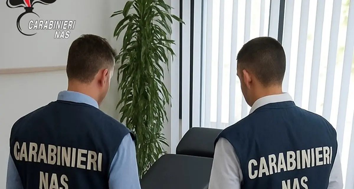 Esercizio abusivo della professione, il Nas\u00A0di Reggio sequestra ambulatorio e siti web di un falso\u00A0dermatologo e tricologo\n