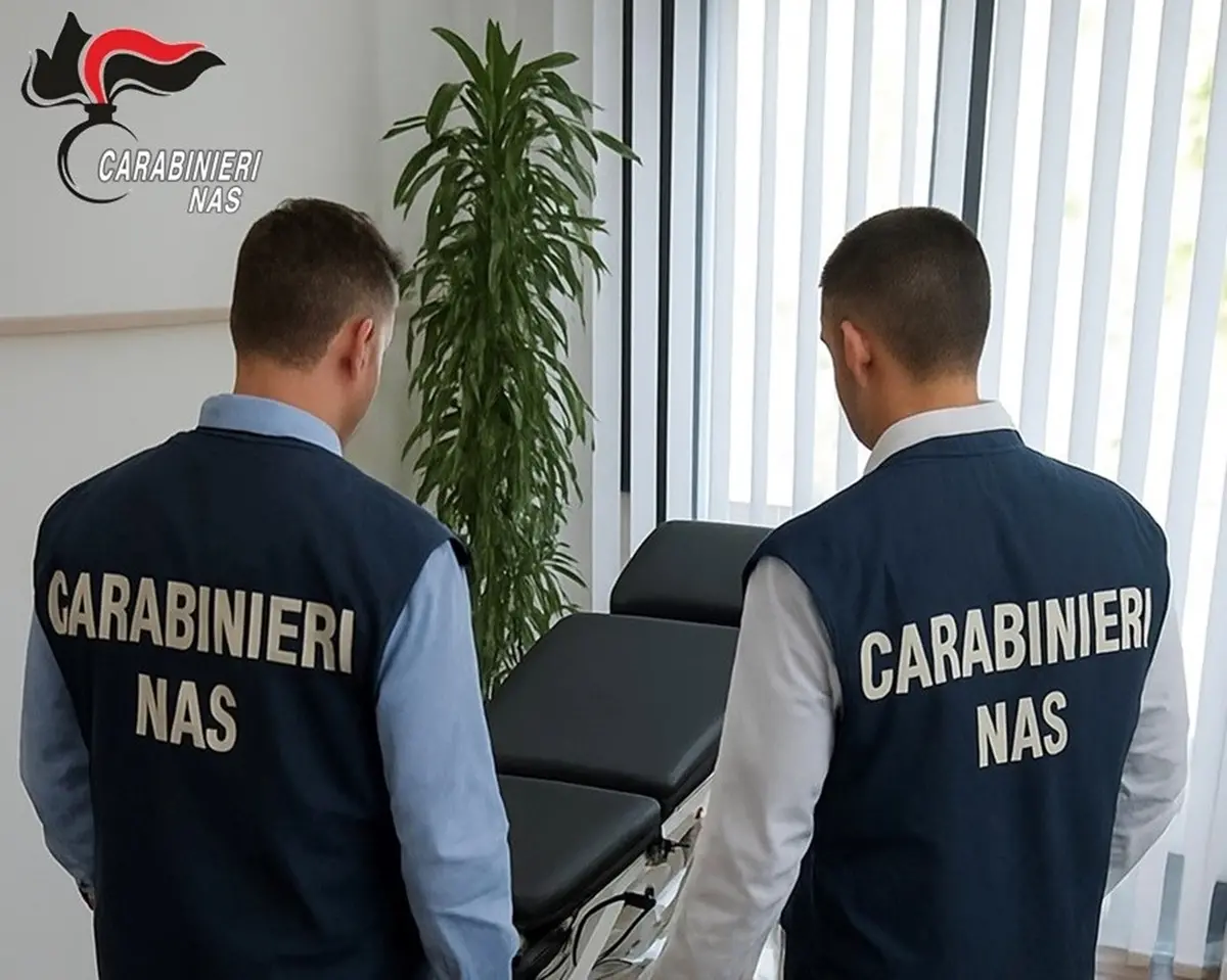 Esercizio abusivo della professione, il Nas\u00A0di Reggio sequestra ambulatorio e siti web di un falso\u00A0dermatologo e tricologo\n