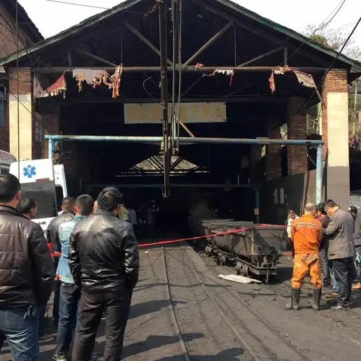 Tragedia in Cina, oltre 90 morti nell’esplosione di una miniera: è il peggior disastro dal 2009