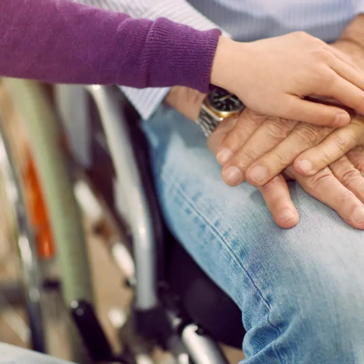 <p>Il sorriso di Agostino oltre la Sma: «Nei drammi si vedono le cose belle, colpito dall’umanità del personale sanitario»</p>