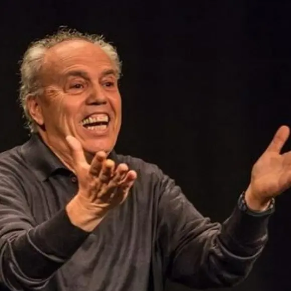 A Cosenza appuntamento con “Lu santu jullàre Francesco”, l’opera di Dario Fo e Franca Rame interpretata da Mario Pirovano\n