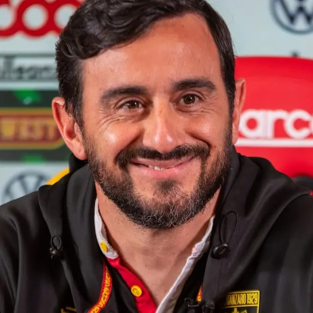 Catanzaro-Monza, Aquilani carica i suoi: «Siamo arrivati alla partita che volevamo giocare tutti»\n\n\n