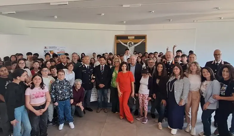 Antonino De Masi all’Ic Erodoto, il Senza Zaino Day diventa lezione di coraggio\n