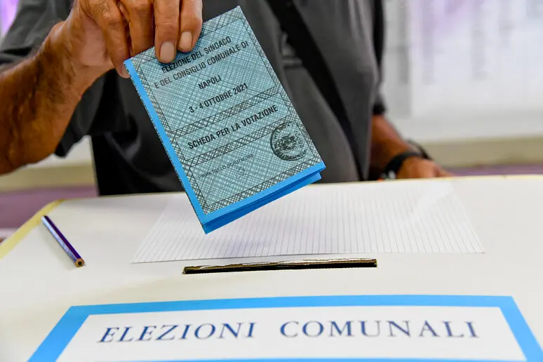 Si vota: urne aperte in 13 comuni del Vibonese per le elezioni comunali. Fari puntati su Serra San Bruno e Tropea\n