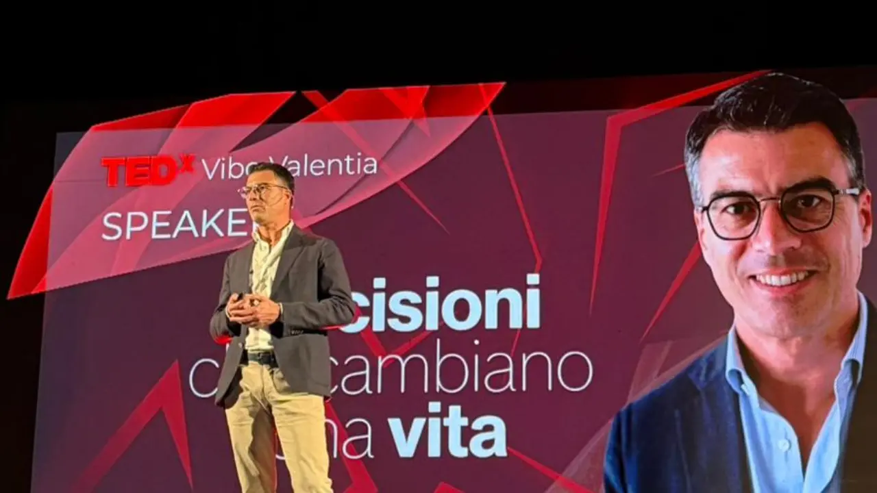 Gianluca Callipo emoziona il pubblico di TEDx Vibo: «Un secondo prima ero il sindaco di Pizzo, poi solo\u00A0un detenuto»\n