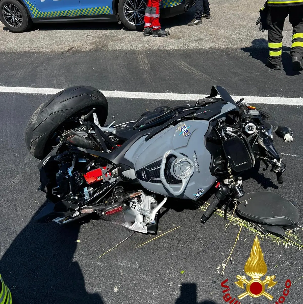 <p>Tragedia sulla SS 106, un morto e un ferito in tremendo incidente in moto </p>