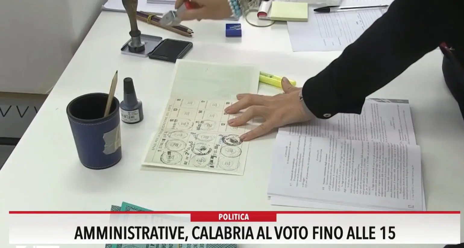 Amministrative, Calabria al voto fino alle 15