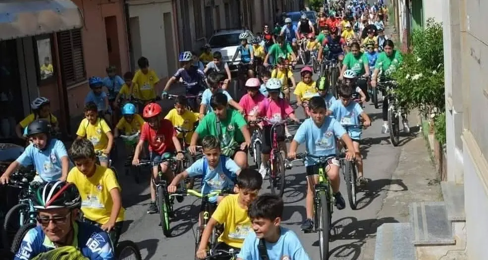 A San Costantino Calabro\u00A0grande entusiasmo alla decima edizione di “Bimbimbici - Pedaliamo il futuro”\n