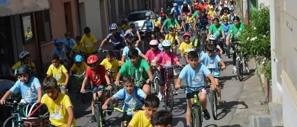 A San Costantino Calabro\u00A0grande entusiasmo alla decima edizione di “Bimbimbici - Pedaliamo il futuro”\n