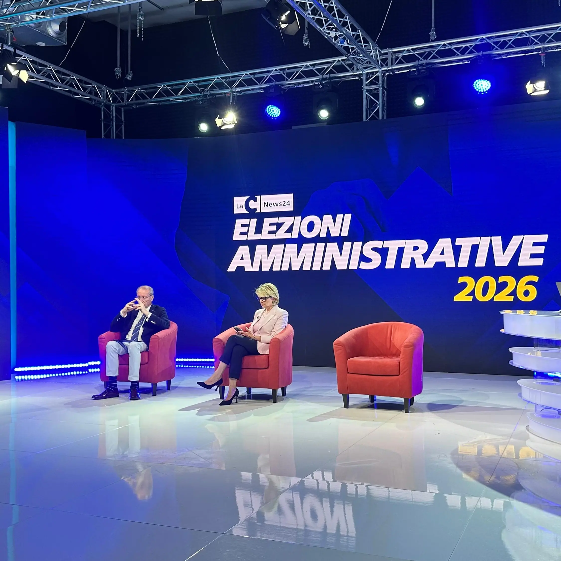 <p>Amministrative in Calabria, exit poll a Reggio: <span style=\"color:hsl(0, 75%, 60%);\">Cannizzaro tra il 64 e il 68%, </span>Battaglia 21-25% - <span style=\"color:hsl(0,75%,60%);\">LIVE</span></p>