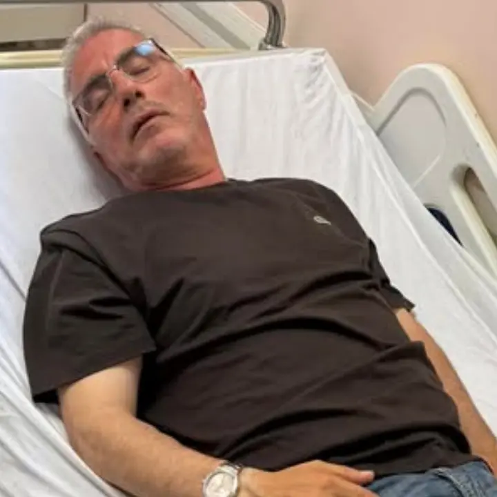 Briatico, il candidato a sindaco Arena denuncia: «Sono stato aggredito». E pubblica la foto al Pronto soccorso\n