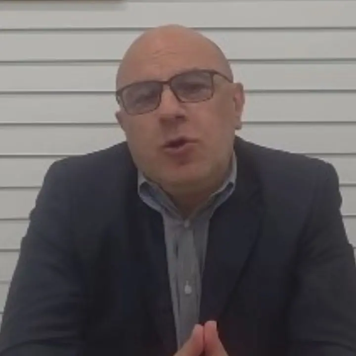 Castrolibero, De Cicco festeggia Serra e punge Greco: «Chi semina vento raccoglie tempesta»\n