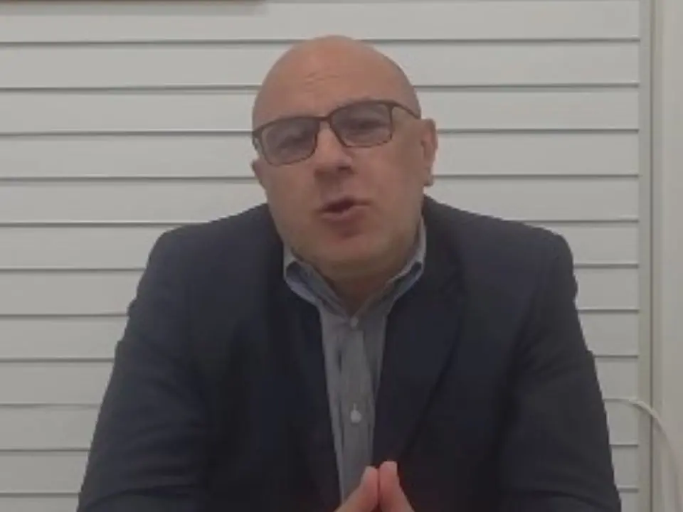 Castrolibero, De Cicco festeggia Serra e punge Greco: «Chi semina vento raccoglie tempesta»