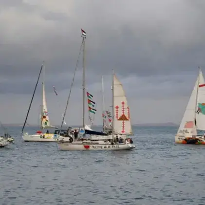 Attivisti della Global Sumud Flotilla sotto attacco in Libia: «Persone picchiate e trascinate con la forza»\n
