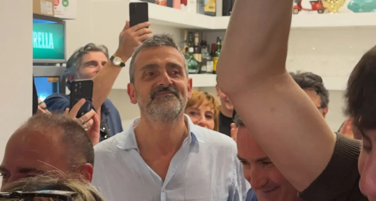 Macrì torna sindaco di Tropea dopo una battaglia all’ultimo voto: «Mi\u00A0aspettavo di più, ma abbiamo vinto»\n