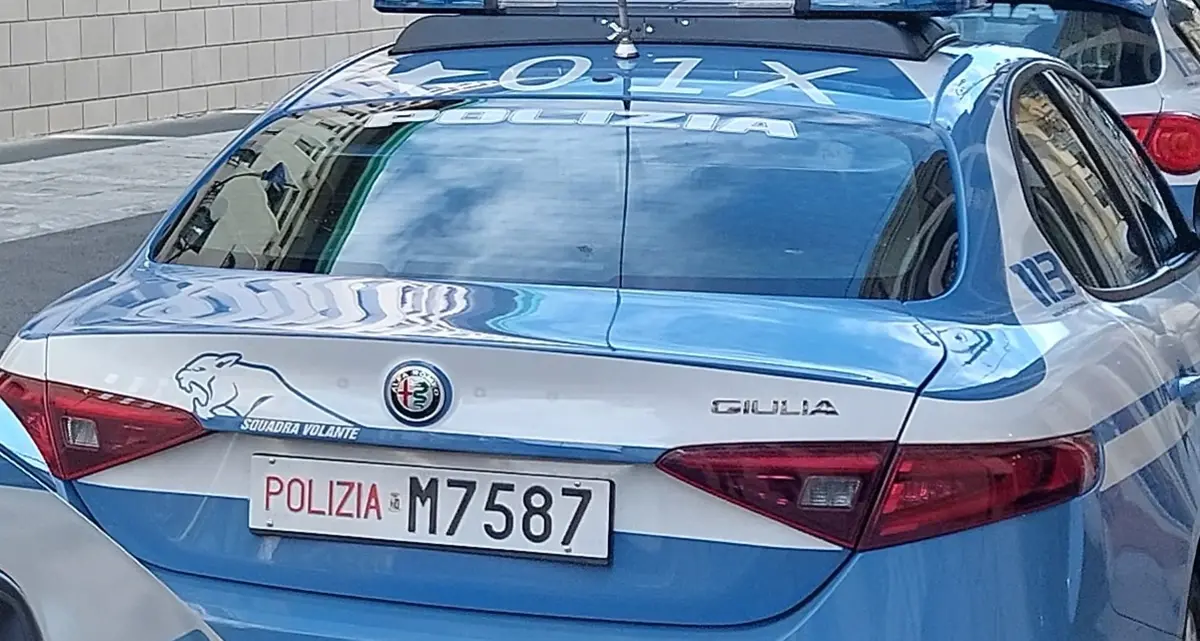 Droga a Reggio Calabria, smantellata piazza di spaccio attiva 24 ore su 24: misure cautelari per 32 persone\n