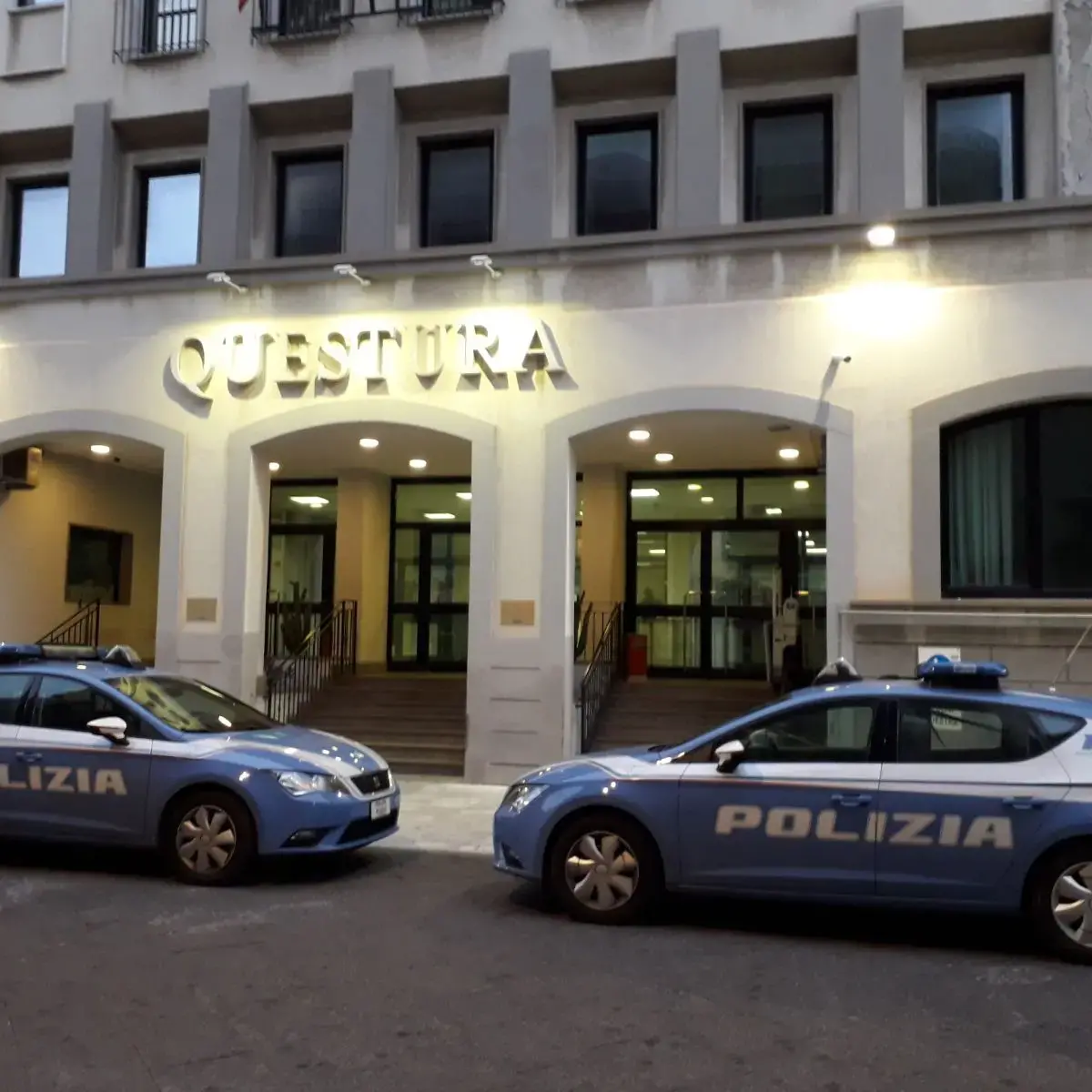 Droga a Reggio Calabria, la Polizia smantella una piazza di spaccio\n