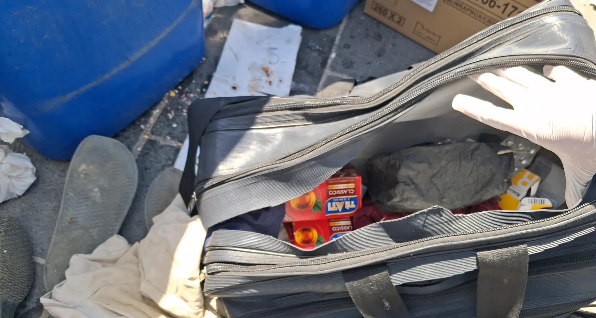 Allarme\u00A0bomba a Cosenza, chiuse alcune strade del centro. Ma nello zaino c’era té\u00A0alla pesca\n