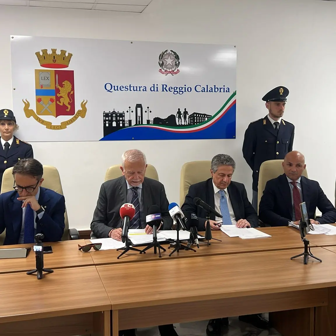 Blitz anti-droga a Reggio Calabria, Borrelli: «Un’intera parte della città dedicata allo spaccio»\n
