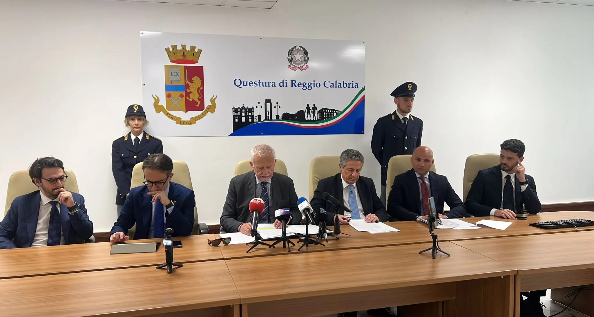 Blitz anti-droga a Reggio Calabria, Borrelli: «Un’intera parte della città dedicata allo spaccio»\n