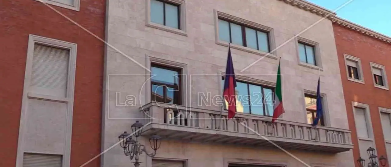 Crotone, ecco il nuovo Consiglio comunale: maggioranza larga per Voce, 21 seggi alla coalizione del sindaco –\u00A0NOMI\n
