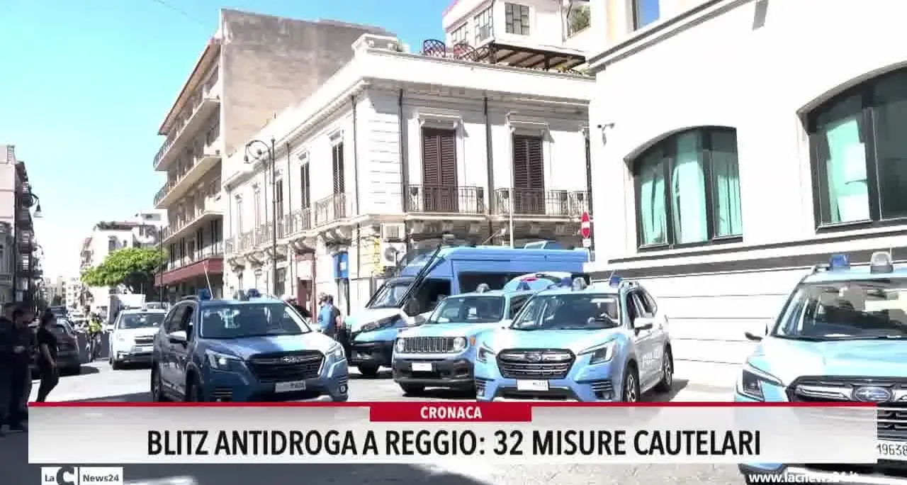 Reggio, blitz antidroga: 32 misure cautelari