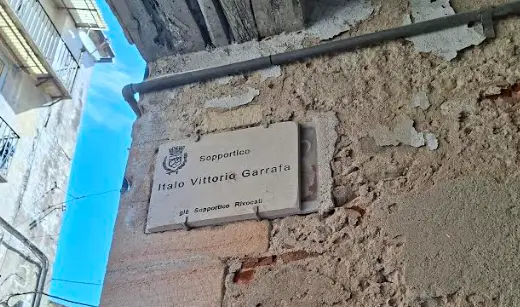 Rivocati prova a ripartire dall’artigianato: giovani chiedono uno spazio creativo nel cuore del quartiere bohémien\n