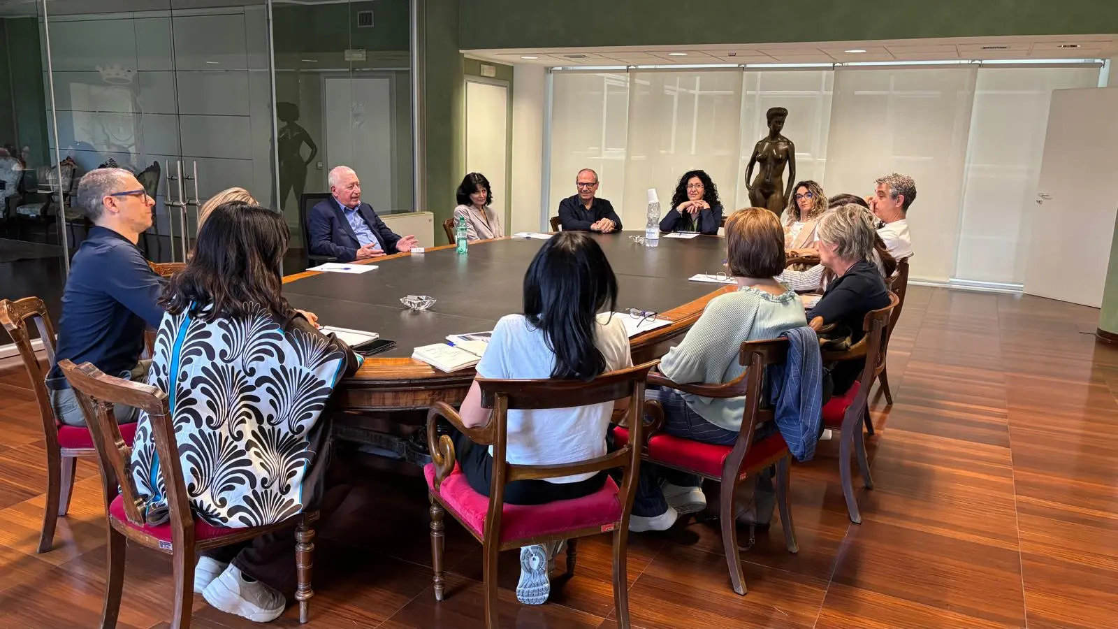 Scuola e istituzioni, a Rende parte il dialogo permanente tra Comune e dirigenti scolastici\n