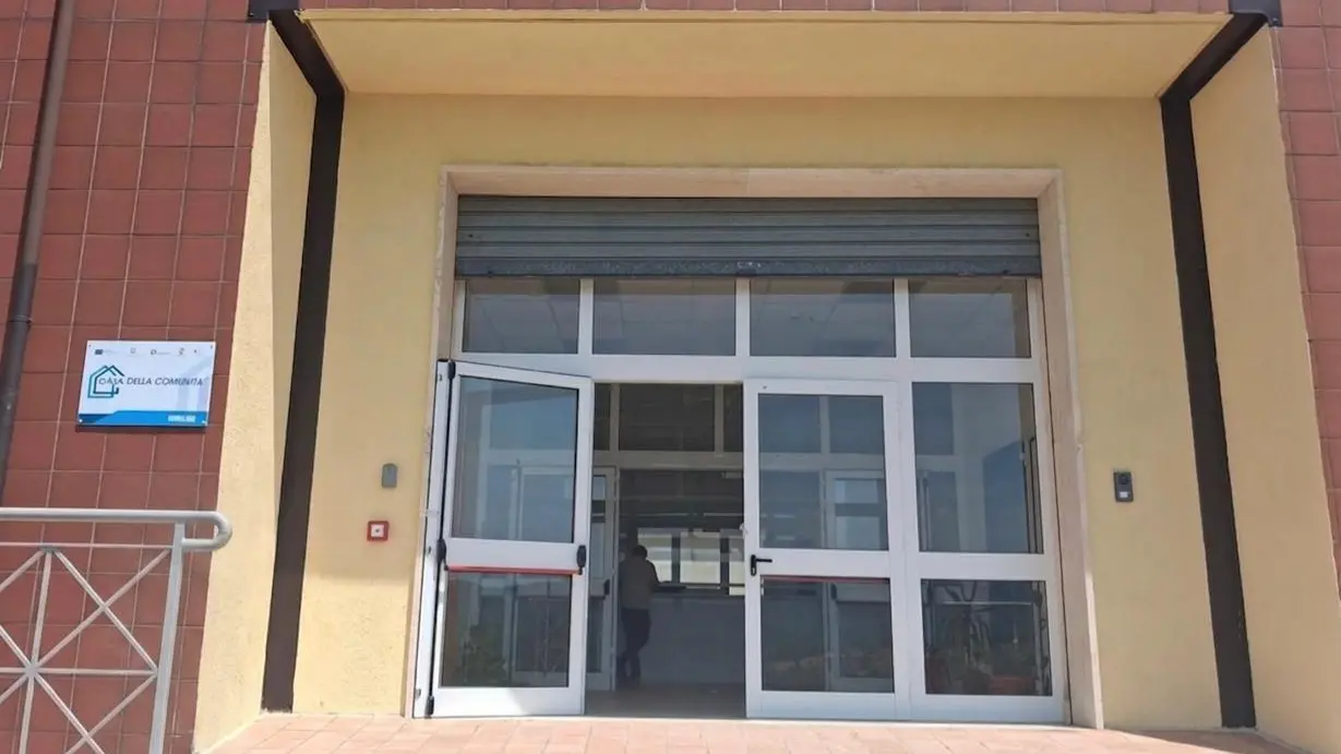 <p>Asp, a Squillace apre la nuova <span style=\"color:hsl(0, 75%, 60%);\">Casa della Comunità</span>: inaugurazione l'1 giugno</p>