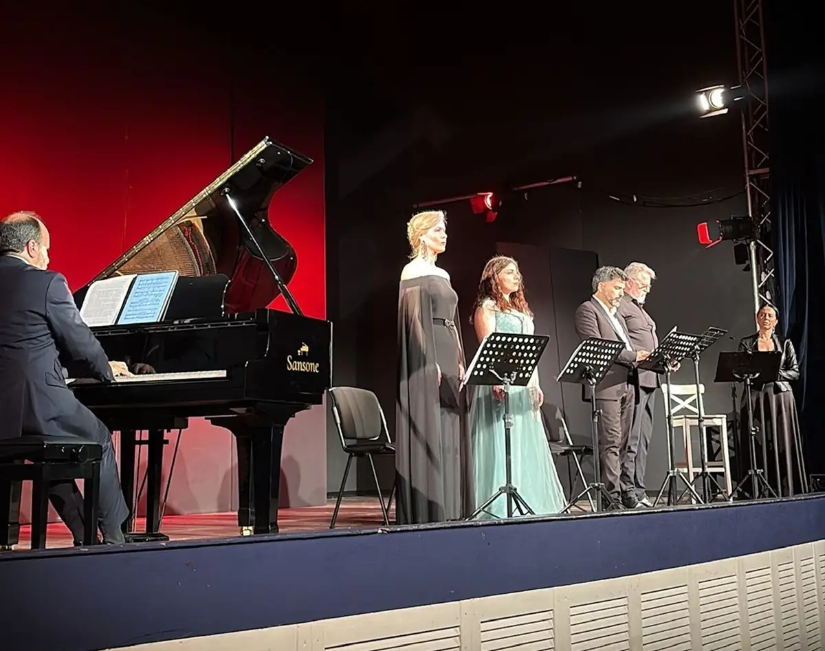 Una Turandot senza tempo incanta Locri: tributo a Puccini\n