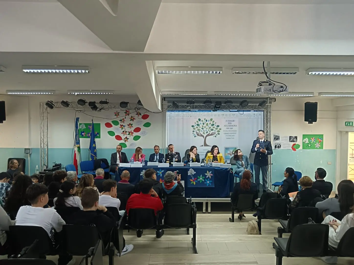 Il valore del ricordo e dell’esempio quotidiano: a Lamezia la scuola celebra la Giornata della Legalità in un grande abbraccio istituzionale