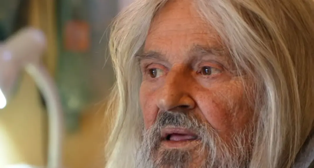 Da Amsterdam a\u00A030 anni di solitudine tra i monti, il viaggio spirituale di Pietro: «La guerra la vince chi vince sé\u00A0stesso»\n
