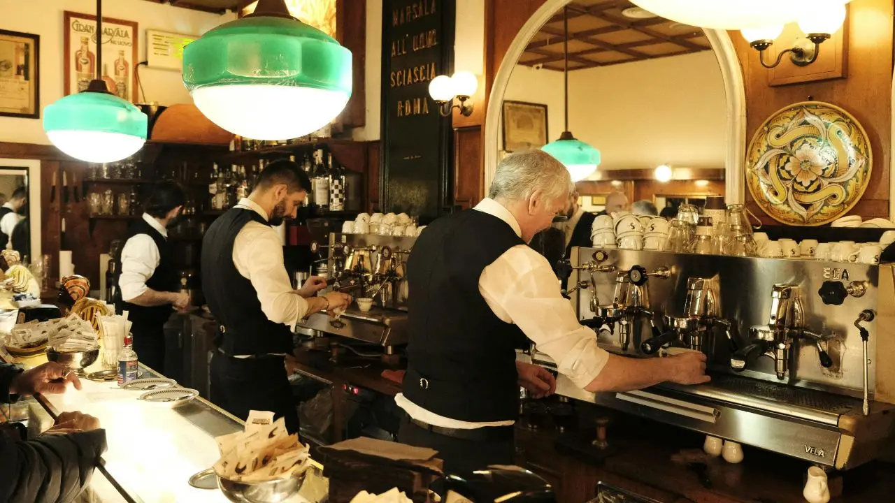 L’estate del lavoro stagionale: boom di offerte tra hotel, ristoranti e stabilimenti balneari\n