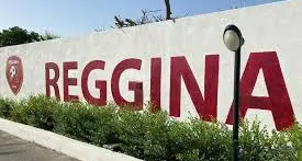 Reggina, il silenzio di Ballarino ha una scadenza: ore decisive per la cessione del club\n