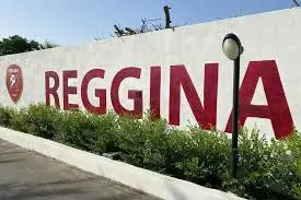 Reggina, il silenzio di Ballarino ha una scadenza: ore decisive per la cessione del club\n