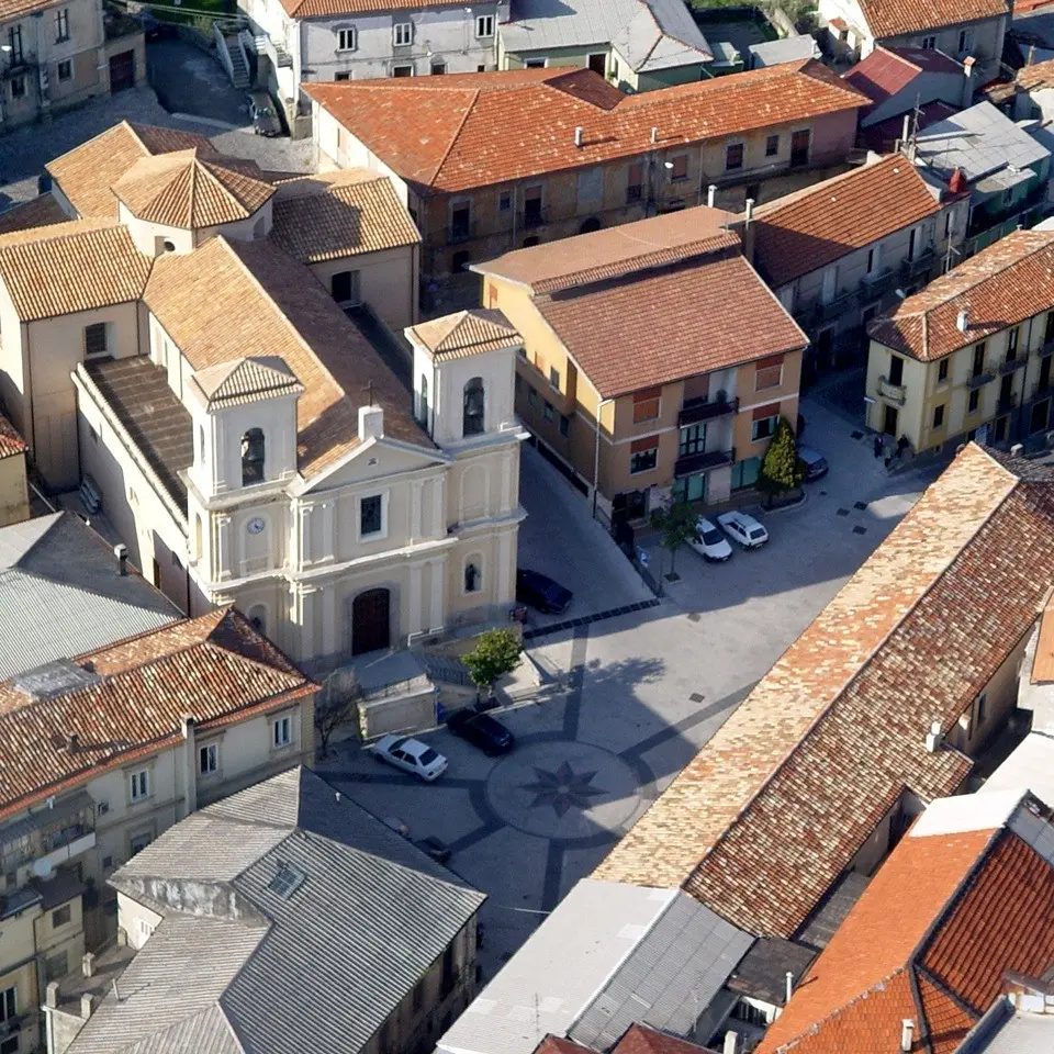<p>“<span style=\"color:hsl(0, 75%, 60%);\">Premio Aurea Nox – L’Oro della Coscienza</span>”, a Chiaravalle Centrale è tutto pronto per la seconda edizione dell’evento culturale</p>