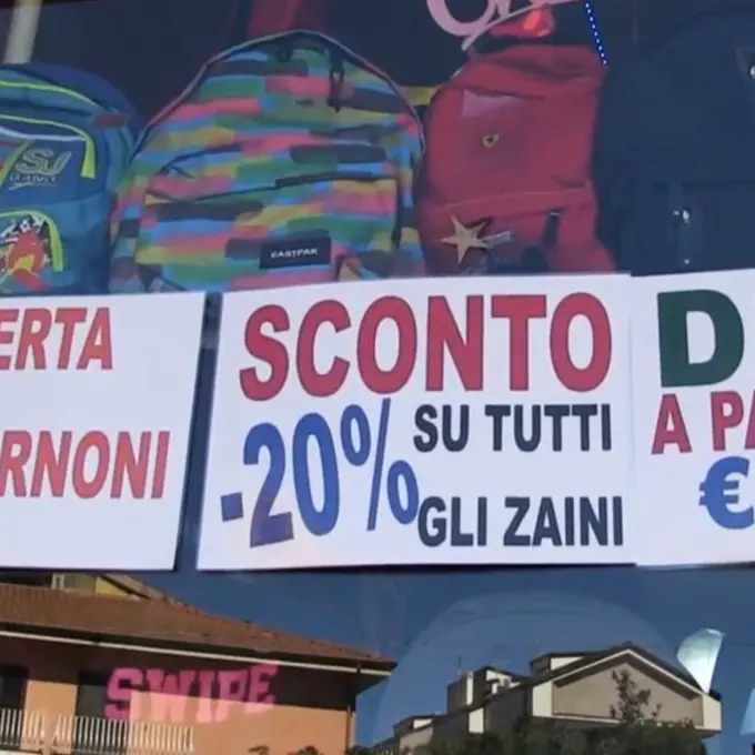 <p>Voucher caro scuola, dalla Regione Calabria 8 milioni di euro per aiutare studenti e famiglie: ecco come funziona</p>