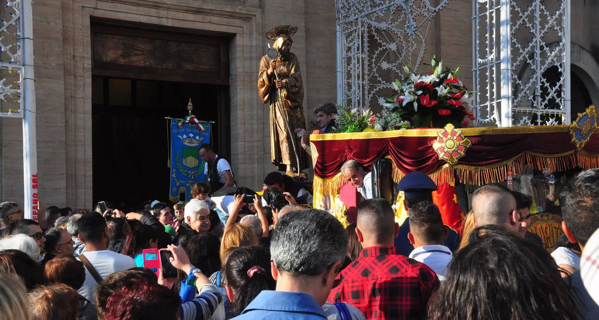 San Francesco di Paola, processione a Cosenza: divieti e strade chiuse domenica\n
