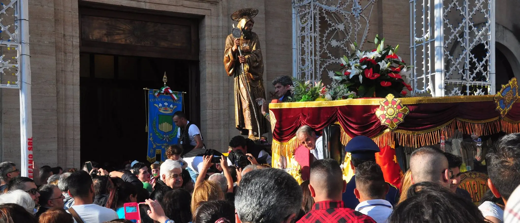 San Francesco di Paola, processione a Cosenza: divieti e strade chiuse domenica\n