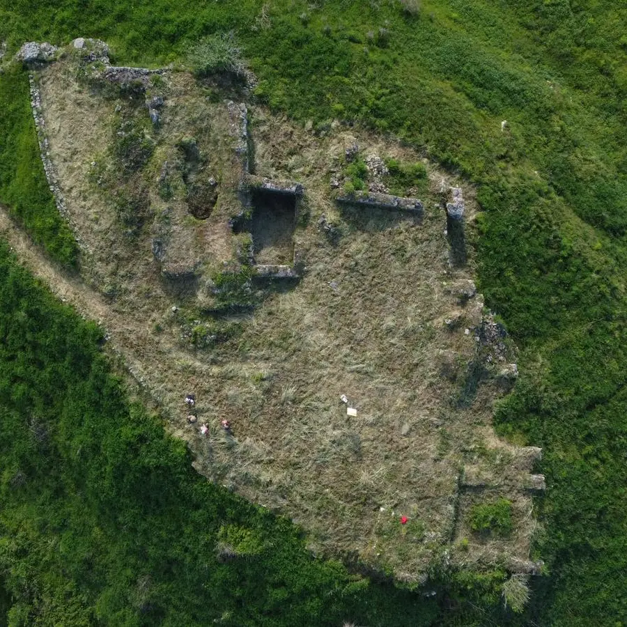 A Filadelfia ripartono gli scavi nella rocca medievale di Castelmonardo: cantiere della memoria e dell’identità\n